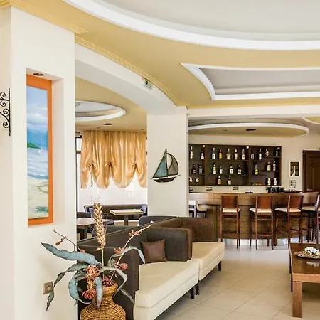 Four Season Hotell 3*