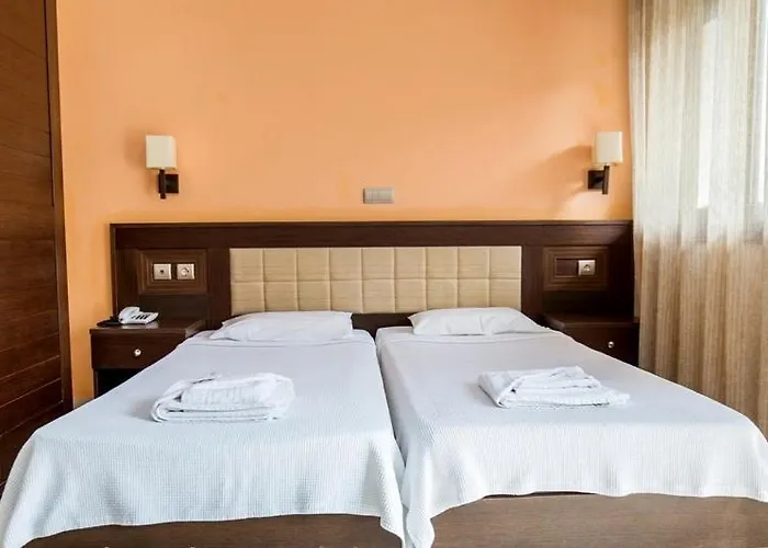 Hotel Four Season 3*