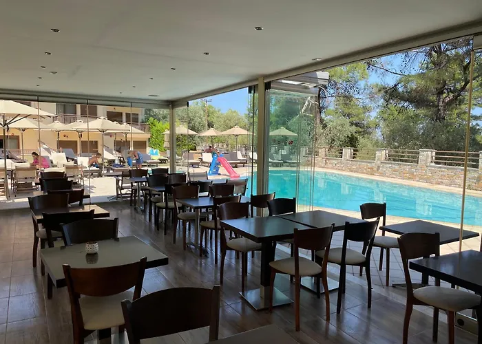 Four Season 3* Glykadi